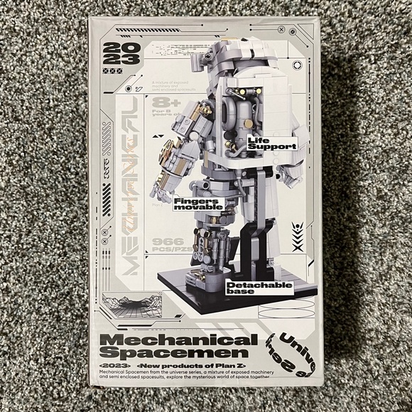 Mechanical Spaceman Building Blocks Set, New without tags - Picture 3 of 10